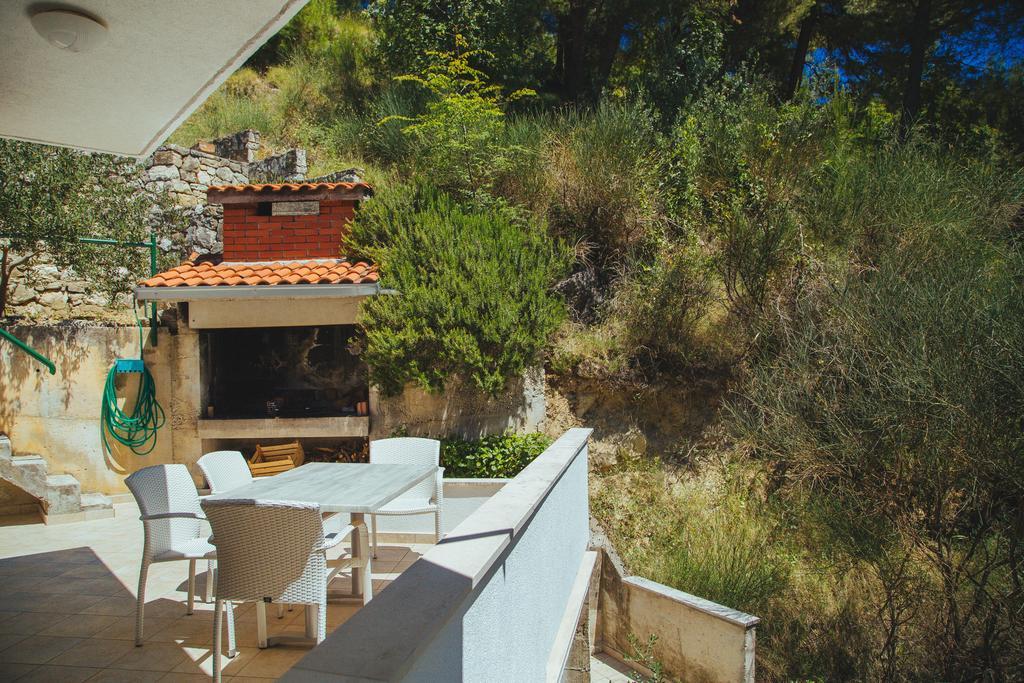 Apartments Dada Omis Exterior photo